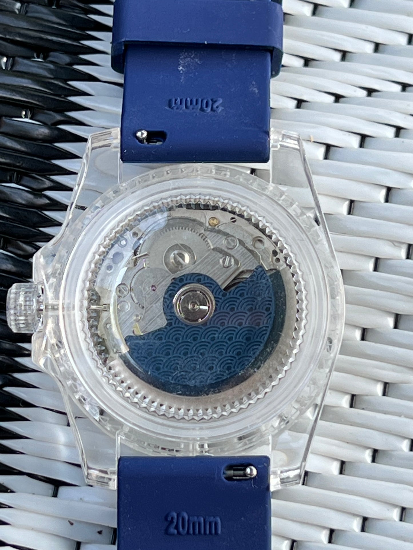 Acrylic Submariner Style Watch with NH35 Automatic Movement, White Crystal & Rainbow Dial, Navy Rubber Strap