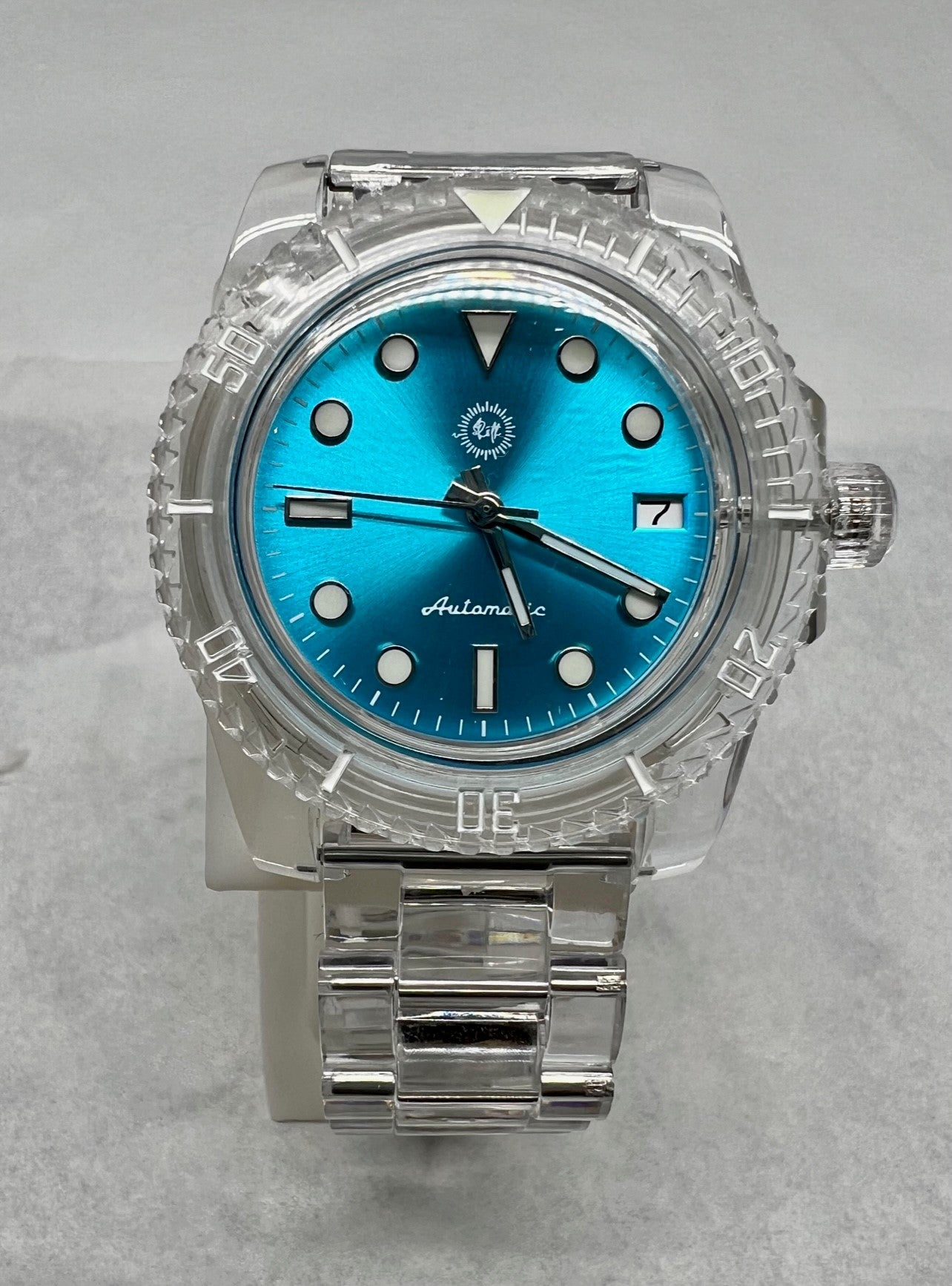 Acrylic Submariner Style Watch with NH35 Automatic Movement, Bright Blue Sunburst Dial, Acrylic Oyster Bracelet