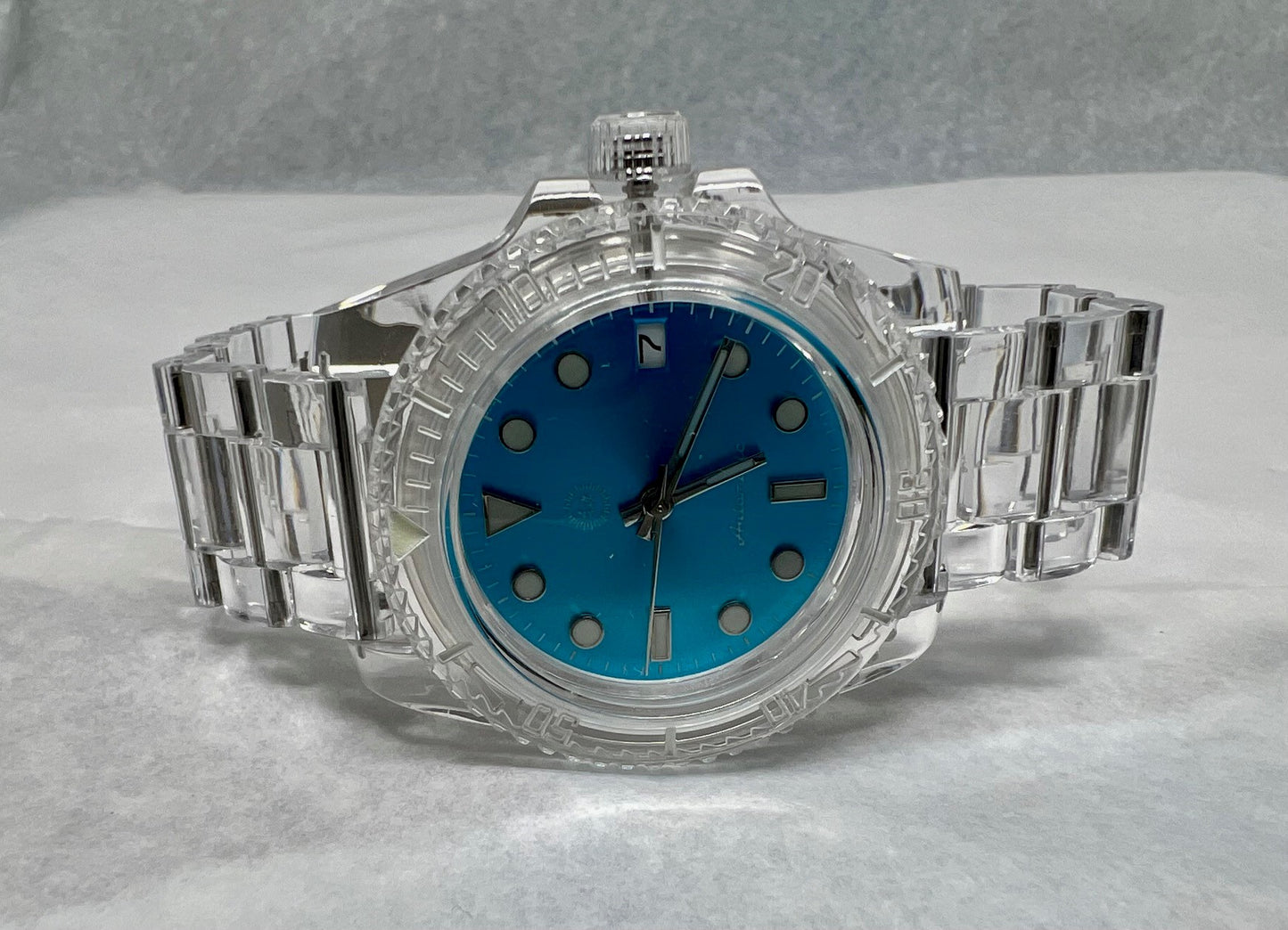 Acrylic Submariner Style Watch with NH35 Automatic Movement, Bright Blue Sunburst Dial, Acrylic Oyster Bracelet