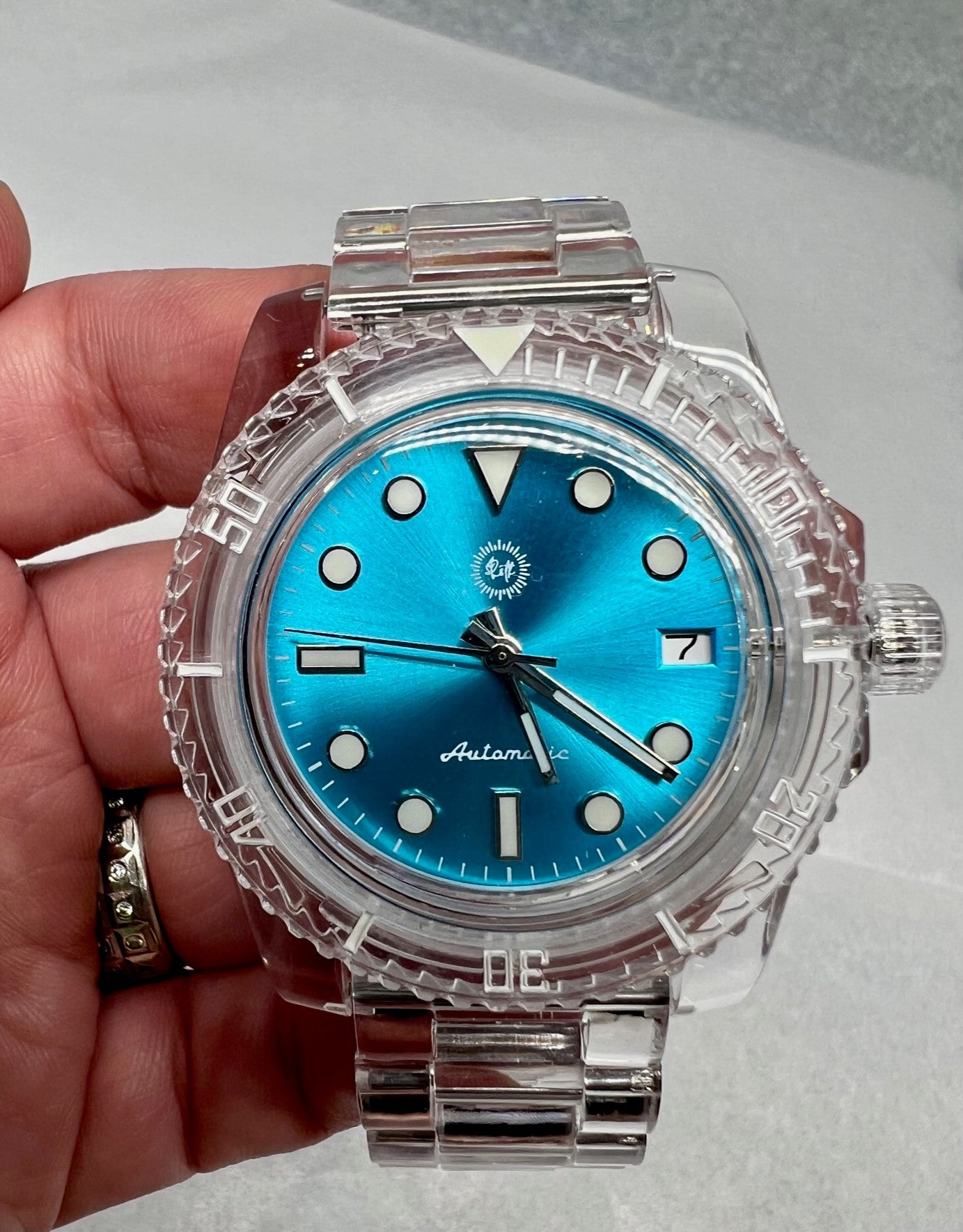 Acrylic Submariner Style Watch with NH35 Automatic Movement, Bright Blue Sunburst Dial, Acrylic Oyster Bracelet